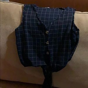 I’m selling a checkered crop top